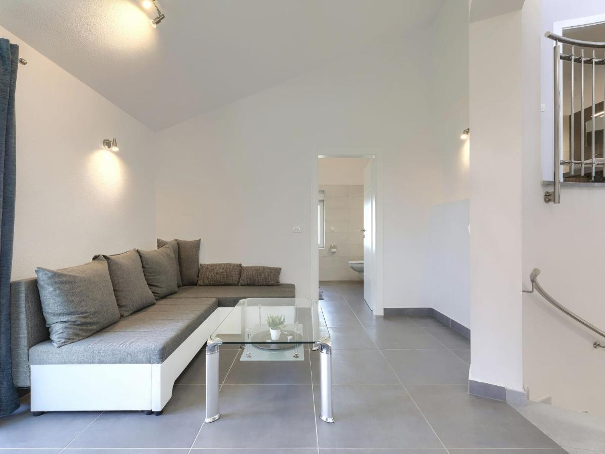 Holiday Home Villa Gocci By Interhome Kmeti Exteriör bild