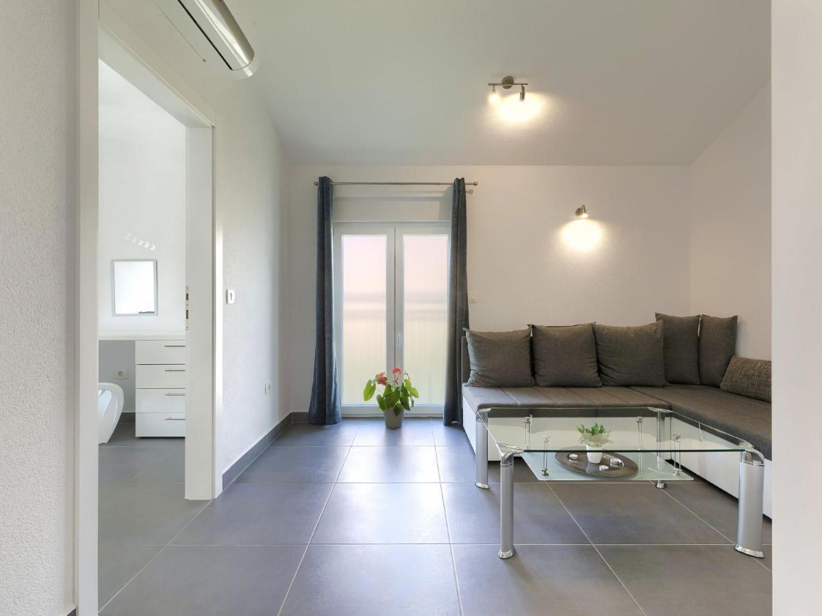 Holiday Home Villa Gocci By Interhome Kmeti Exteriör bild