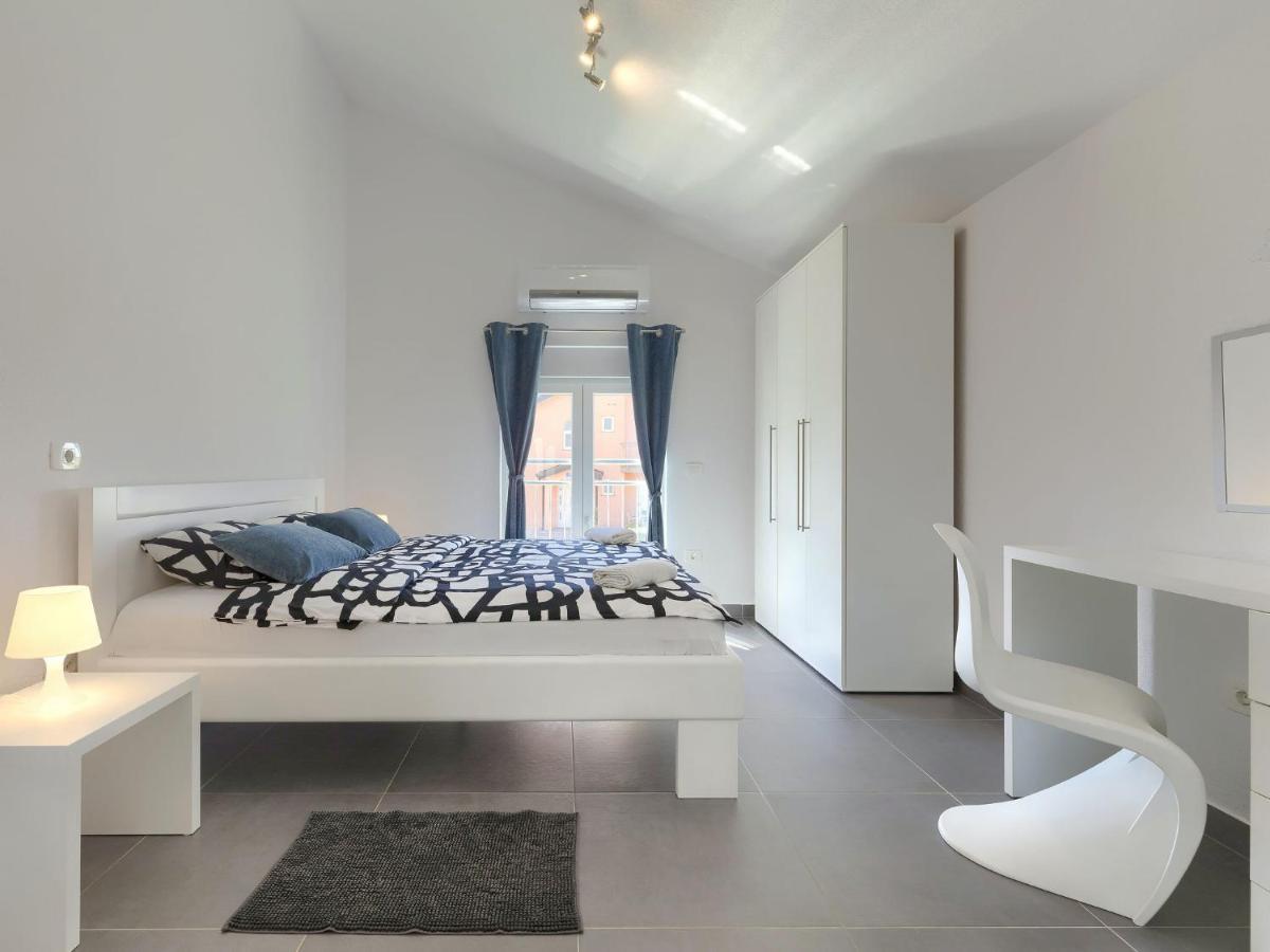 Holiday Home Villa Gocci By Interhome Kmeti Exteriör bild