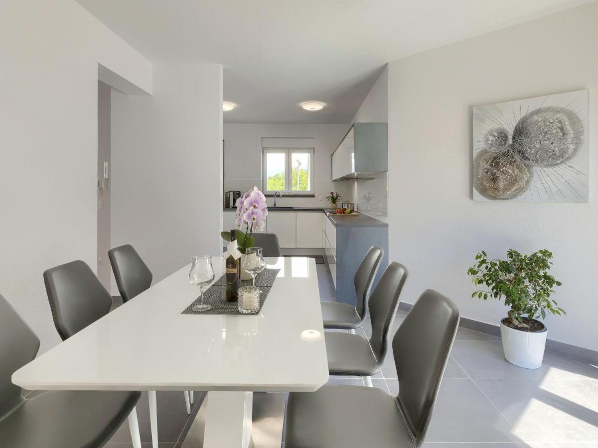 Holiday Home Villa Gocci By Interhome Kmeti Exteriör bild
