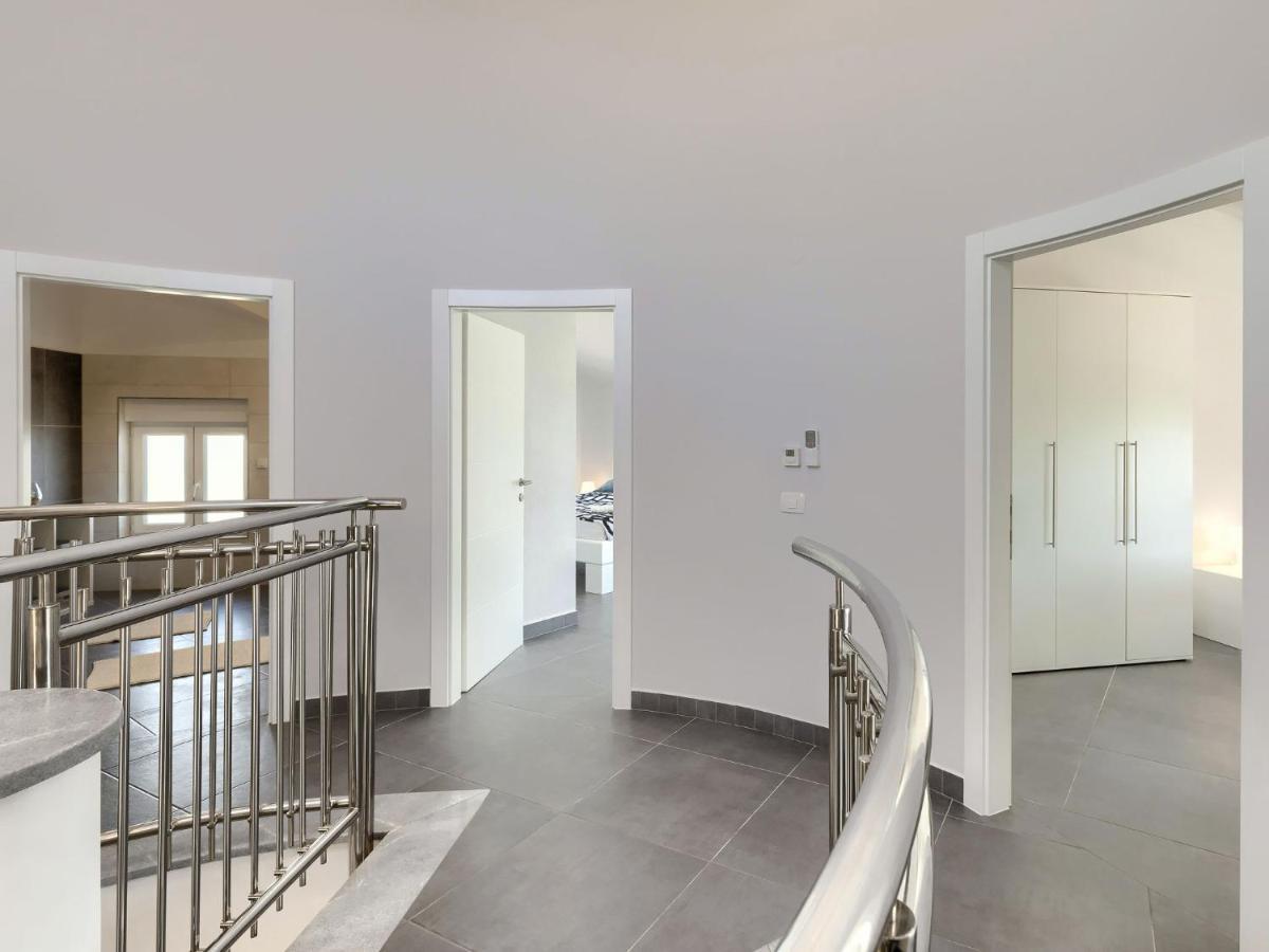 Holiday Home Villa Gocci By Interhome Kmeti Exteriör bild