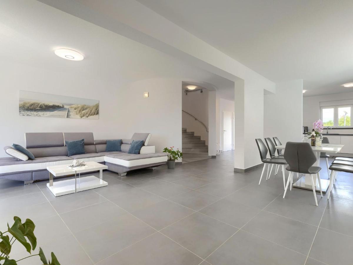Holiday Home Villa Gocci By Interhome Kmeti Exteriör bild