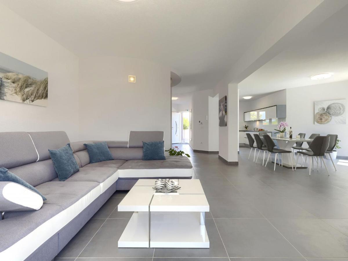 Holiday Home Villa Gocci By Interhome Kmeti Exteriör bild