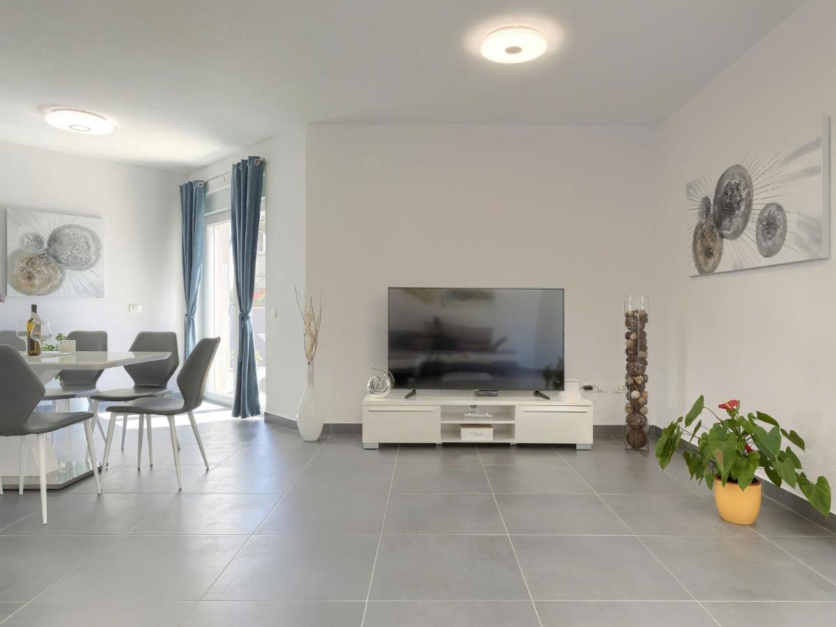 Holiday Home Villa Gocci By Interhome Kmeti Exteriör bild