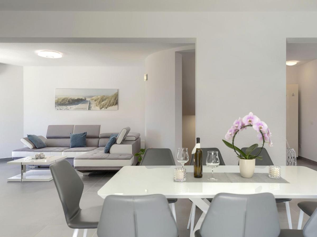 Holiday Home Villa Gocci By Interhome Kmeti Exteriör bild